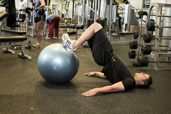 Ball Leg Curl — end position