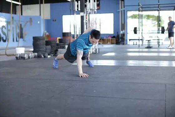Single-Arm Push-Up — end position