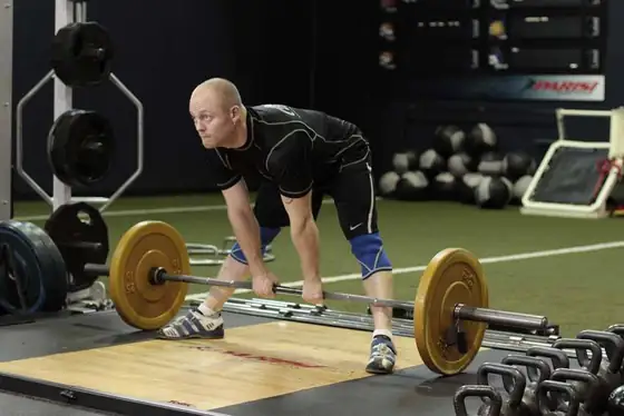 Wide Stance Stiff Legs — start position